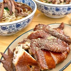 弥勒竹园甩三碗卤鸡店 User Photo