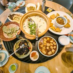 YU YAN LOU User Photo