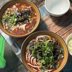 董公寺戴家羊肉粉(公园路店) User Photo