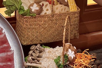 譚鴨血老火鍋（華貿店）