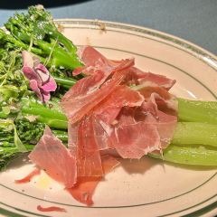 猛虎玫瑰·鲜花西餐厅(长嘉汇江景店) User Photo
