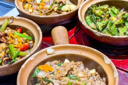 GRANDMA HU HAINAN FOOD STALL