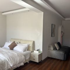 三色云河(泸沽湖大落水店) User Photo