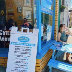 Hali Deli - Old World Delicatessen 여행 사진