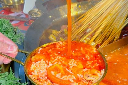 罗小劲招牌牛肉牛杂火锅