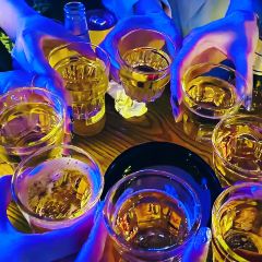 邛海湾柏樾酒店月窗红酒吧 User Photo