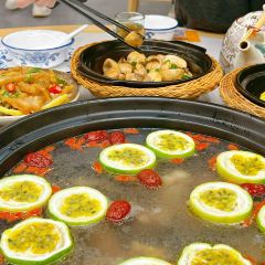 岭色味石锅椰子鸡 User Photo