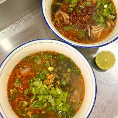 伍号勐混牛撒撇米线店(泼水广场店) User Photo