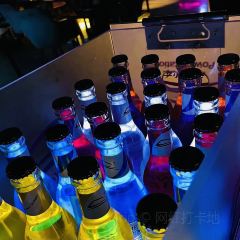邛海湾柏樾酒店月窗红酒吧 User Photo