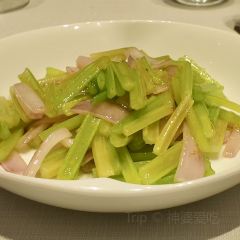 FU MAN LOU User Photo