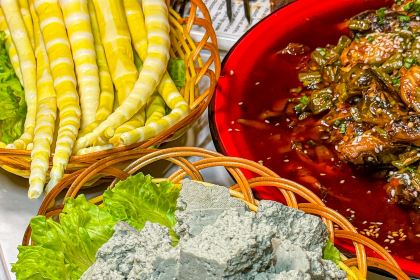 大杨鱼厂.鲜鱼火锅.市井烧烤