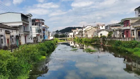 榆村李氏紫铜锅馄饨 in Xiuning