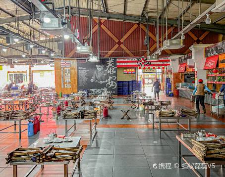 王老三燒烤·泰安本地頭牌·龍蝦大排檔（啤酒廠店）