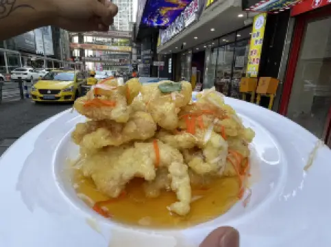 东北雪乡铁锅炖