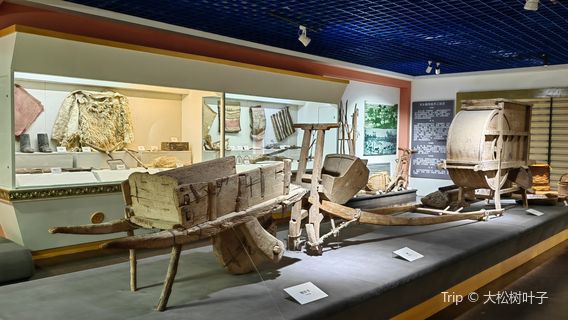 Dongxiangzu Zizhixian Minzu Museum