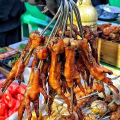 钱锋炭缸烧烤·海鲜·宵夜(华龙道店) 여행 사진