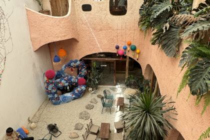 Ola Cafe - 31 Nguyễn Hữu Huân