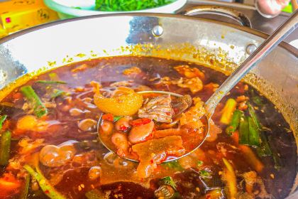 Hong yan qing zhen can guan