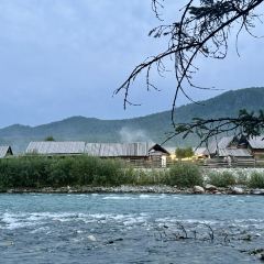 禾木老村山庄 User Photo