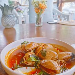 THE GLASS HOUSE SILVER User Photo