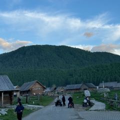禾木老村山庄 User Photo
