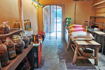 农家饭·田中杀猪菜馆