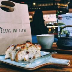 Two Birds One Stone·一石二鸟(木色店) 여행 사진