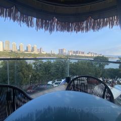 酤居湖景音乐餐吧(安宁店) User Photo
