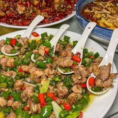 尹二姐守艺川菜(美专校街店) User Photo