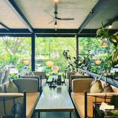 We-La-Dee Cafe & Restaurant User Photo