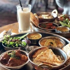 Anh and Chi User Photo