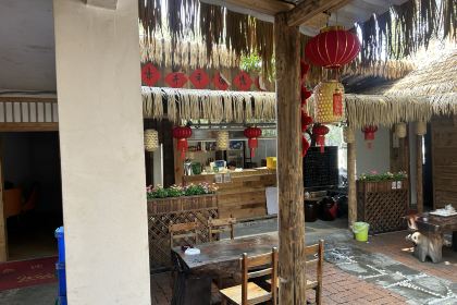 东江湖有枫小院