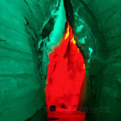 腾龙洞土家地坑吊锅 User Photo