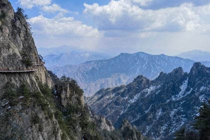 老君山枕云悬崖观景民宿·老君山顶2217云顶餐厅