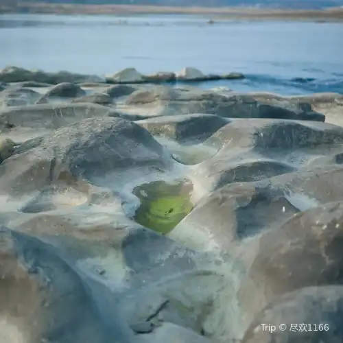 江油怪石灘
