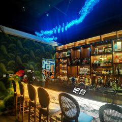 Blue whisky&cocktail User Photo