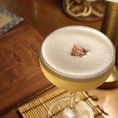 BEE’S KNEES 여행 사진