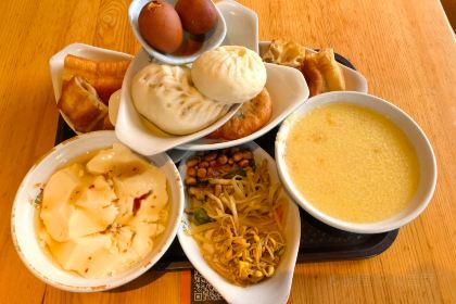 武夷山麦当劳仙凡界路得来速餐厅