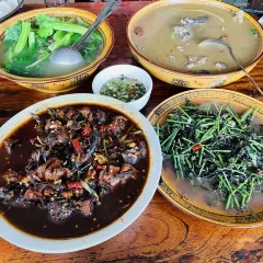 伍号勐混牛撒撇米线店(泼水广场店) User Photo