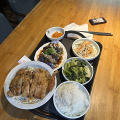 A YI SHI TANG User Photo