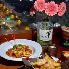 昆明喜舍清歡高空露台設計師飯店（昆明萬象城店）·歡BAR·高空泳池威士忌酒廊張用戶圖片