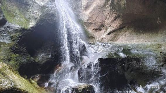 Jiulong Cave Scenic Spot of Baiyun Mountain World Geopark