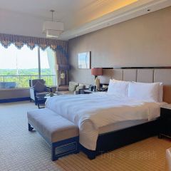Cafe Moon Island(InterContinental Sancha Lake) User Photo
