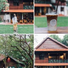 BROWN Coffee and Bakery User Photo