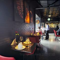 MURBEN牧尔本牛排馆(老洋房江苏路店) User Photo