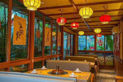 正宗宝轮老字号老任羊肉串(万源店)