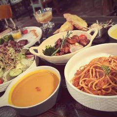 Showroom Cafe User Photo