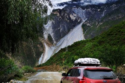 丙中洛雲野·見江·餐廳