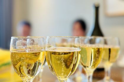 镜岭味道品购中心