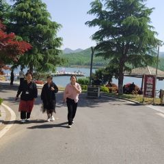 Rizhaosongyuehulanhaijunhuada Restaurant 여행 사진